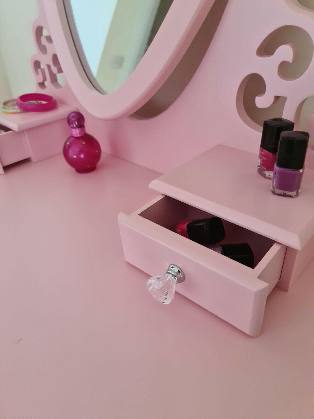 Dressing Table with Heart Shaped Mirror and Stool Makeup Vanity Mirror Hollywood Table