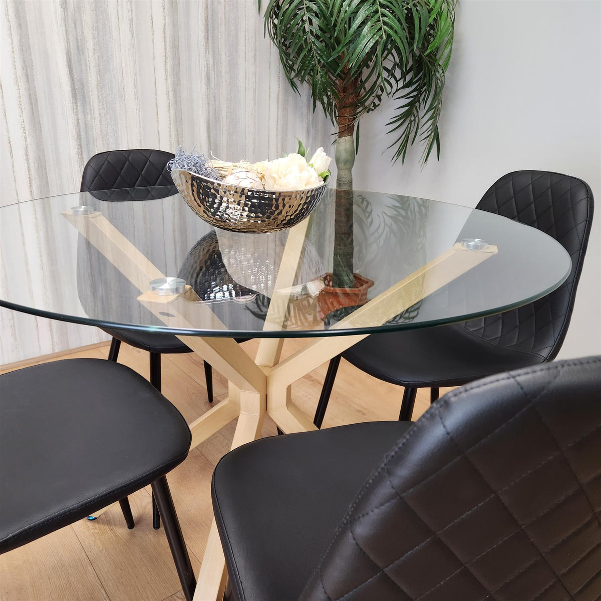 Forest Round Glass Table + 4 Black gem