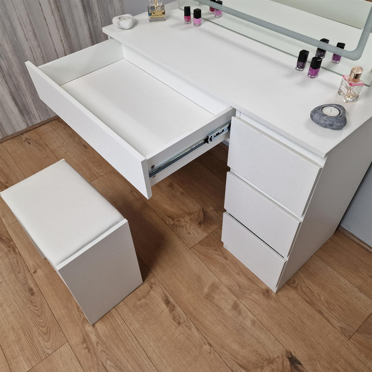 Dressing Table with Mirror and Stool Makeup Vanity LED Mirror Lights Hollywood Table