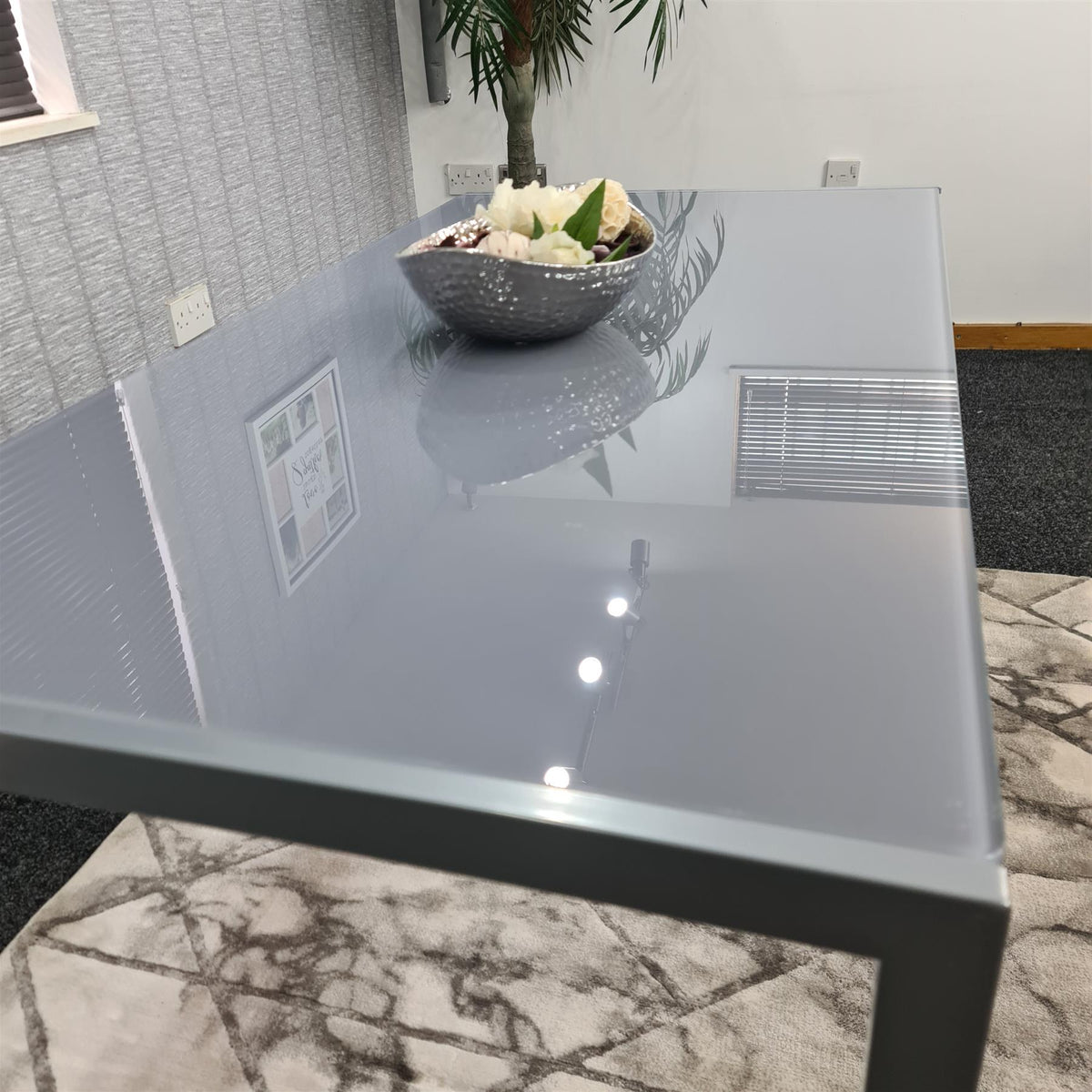 Dining Table Grey Glass Kitchen Place for 4 Seats, Dining Table Only (Grey H 75 x L 120 x W 70 cm)