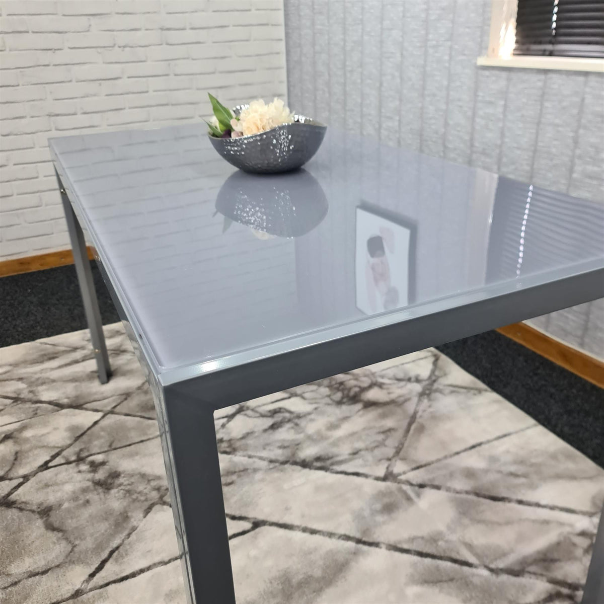 Dining Table Grey Glass Kitchen Place for 6 Seats, Dining Table Only (Grey H 75 x L 134 x W 70 cm)